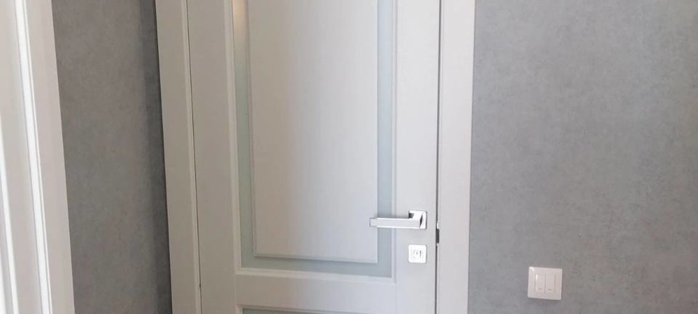 Установка межкомнатных дверей (дверное полотно эмаль)